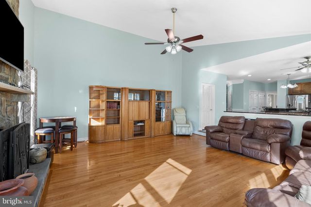 19105 PEACH BLOSSOM CT, Gaithersburg, MD 20879