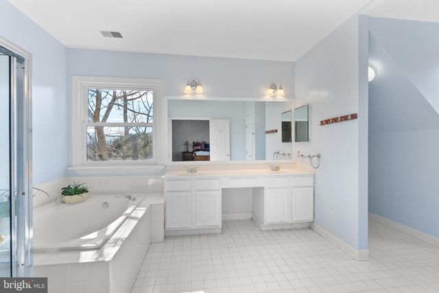 19105 PEACH BLOSSOM CT, Gaithersburg, MD 20879