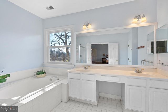 19105 PEACH BLOSSOM CT, Gaithersburg, MD 20879