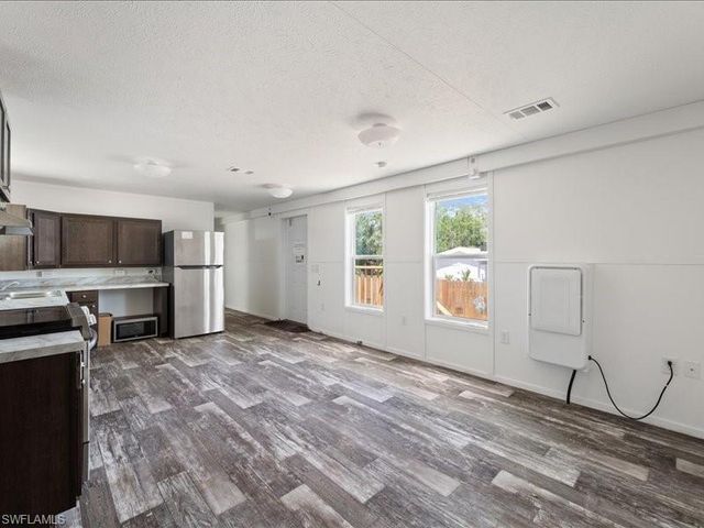 1038 Canopy LN, Moore Haven, FL 33471