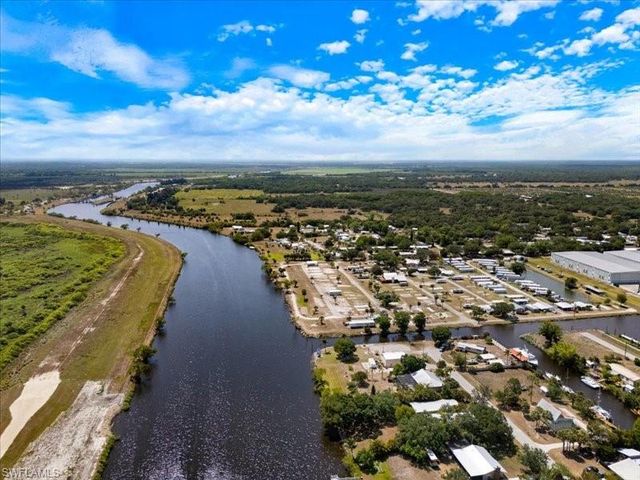 1038 Canopy LN, Moore Haven, FL 33471