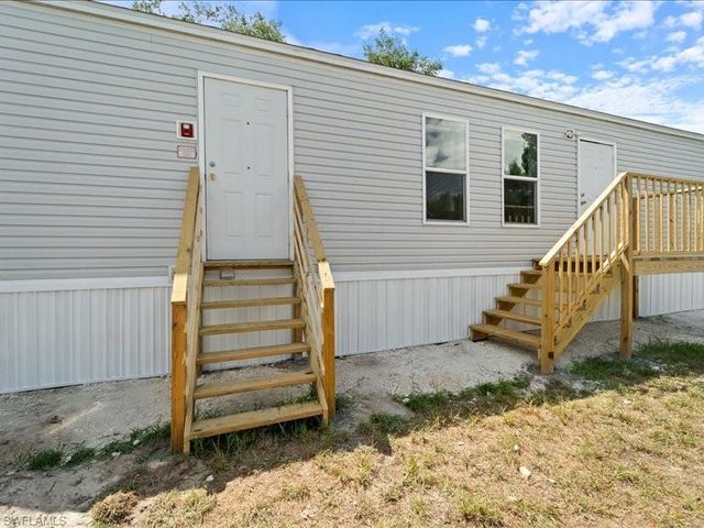 1038 Canopy LN, Moore Haven, FL 33471