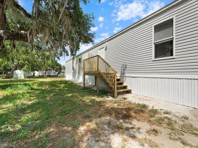 1038 Canopy LN, Moore Haven, FL 33471