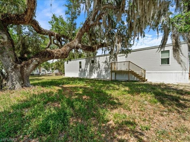 1038 Canopy LN, Moore Haven, FL 33471