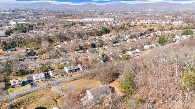 4823 Old Mountain RD, Roanoke, VA 24019