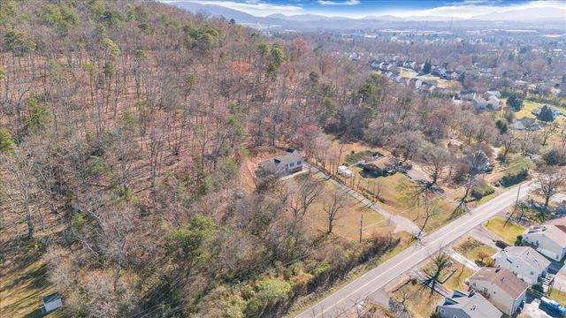 4823 Old Mountain RD, Roanoke, VA 24019