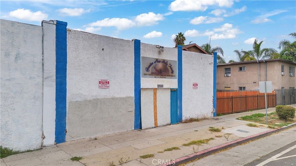 10808 S Broadway, Los Angeles, CA 90061 — photo 2