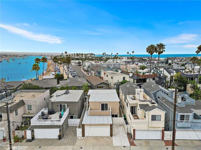 214 20th Street B, Newport Beach, CA 92663