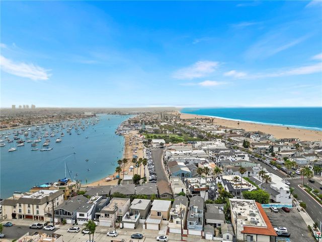 214 20th Street B, Newport Beach, CA 92663