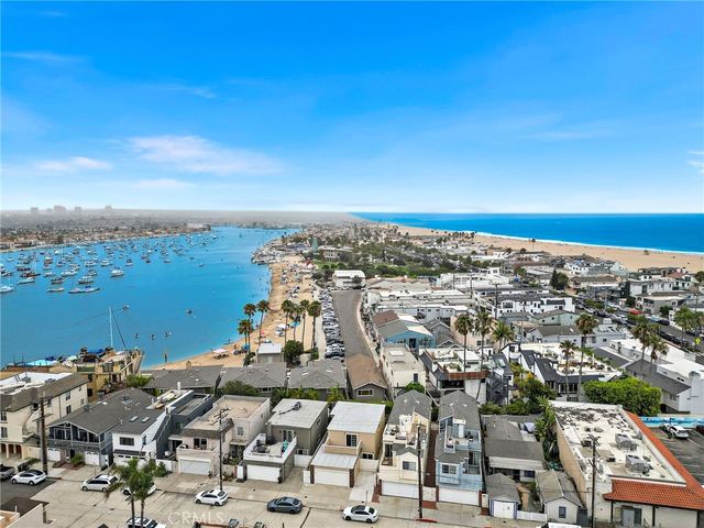 214 20th Street B, Newport Beach, CA 92663