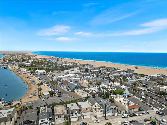 214 20th Street B, Newport Beach, CA 92663