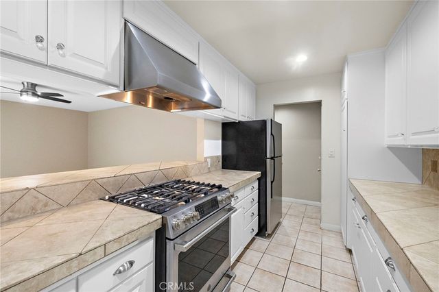 214 20th Street B, Newport Beach, CA 92663