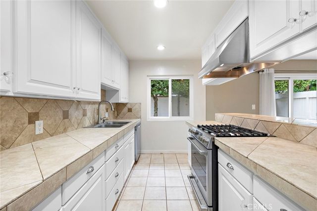 214 20th Street B, Newport Beach, CA 92663