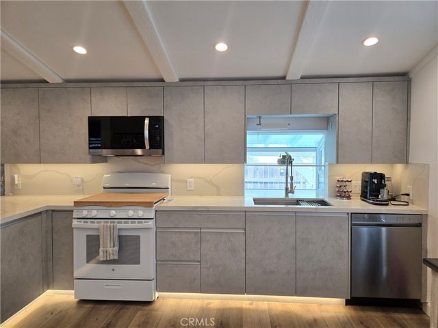 23777 mulholland hwy spc 28, Calabasas, CA 91302