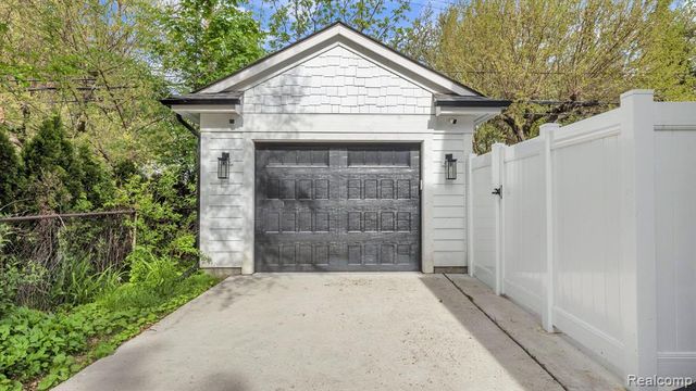 710 N Campbell Road, Royal Oak, MI 48067