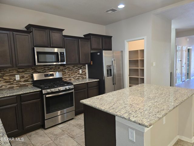 332 BELLWOODE Avenue, El Paso, TX 79932