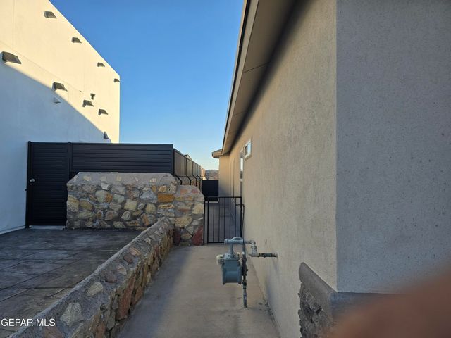 332 BELLWOODE Avenue, El Paso, TX 79932