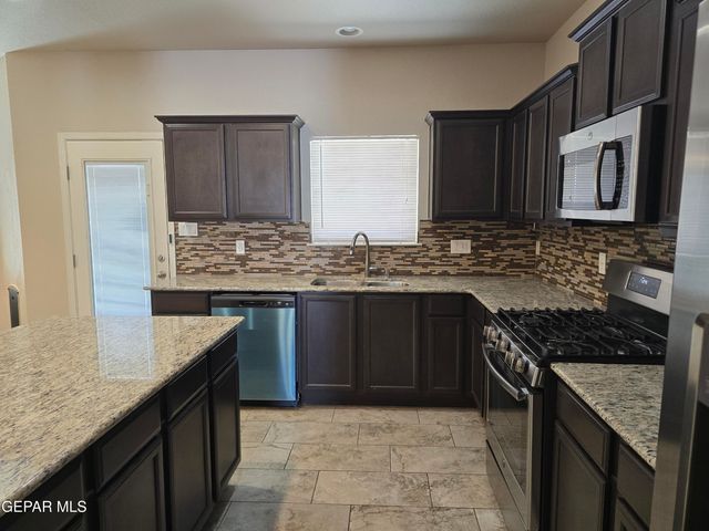 332 BELLWOODE Avenue, El Paso, TX 79932