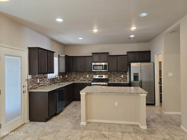 332 BELLWOODE Avenue, El Paso, TX 79932