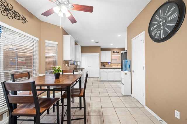 3708 Pine Tree Drive, Pearland, TX 77581