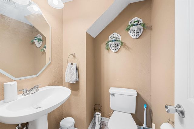 3708 Pine Tree Drive, Pearland, TX 77581