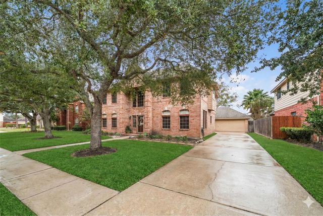 3708 Pine Tree Drive, Pearland, TX 77581