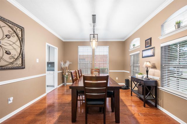 3708 Pine Tree Drive, Pearland, TX 77581