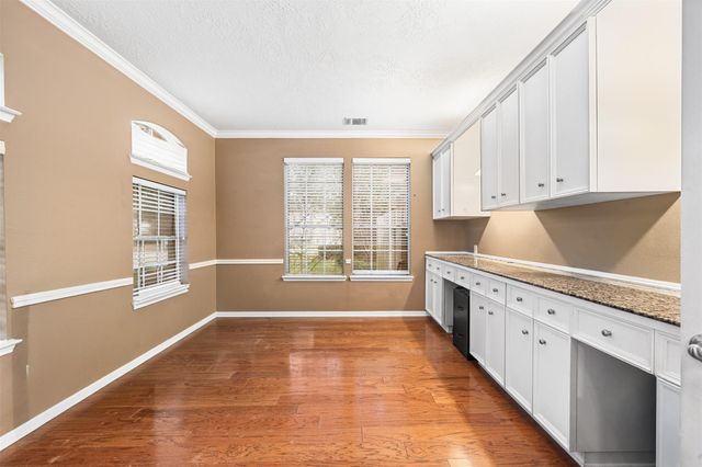 3708 Pine Tree Drive, Pearland, TX 77581