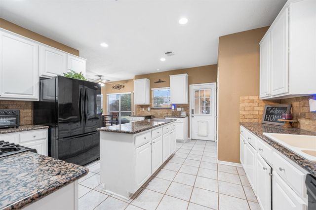 3708 Pine Tree Drive, Pearland, TX 77581