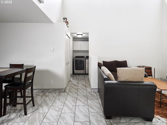 9001 Se CLACKAMAS Rd, Clackamas, OR 97015