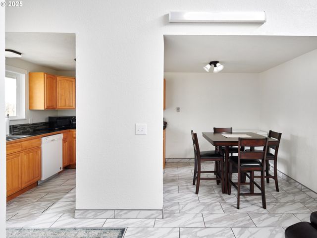 9001 Se CLACKAMAS Rd, Clackamas, OR 97015