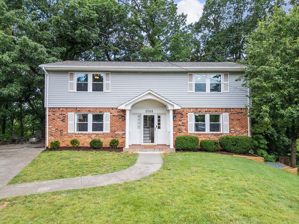 1701 Glendon RD, Salem, VA 24153