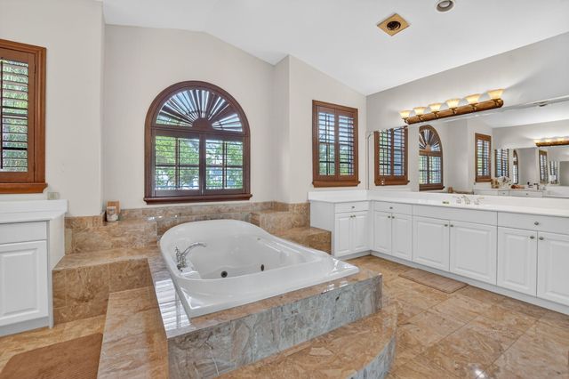 19139 2 River Lane, Boca Raton, FL 33498