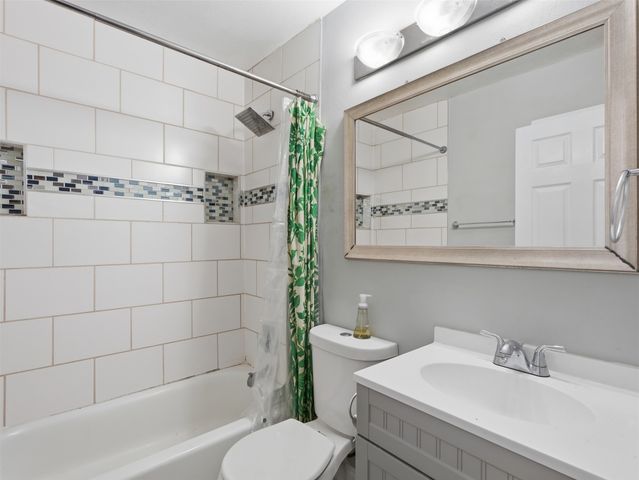 911 Reverchon Drive, Dallas, TX 75211