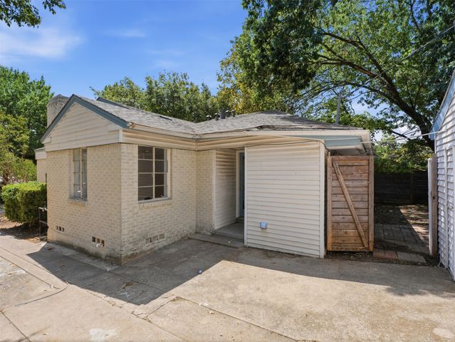 911 Reverchon Drive, Dallas, TX 75211