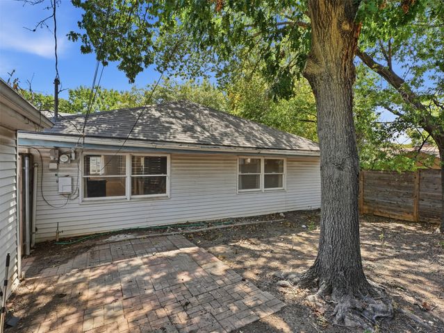 911 Reverchon Drive, Dallas, TX 75211