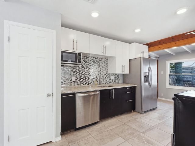 911 Reverchon Drive, Dallas, TX 75211