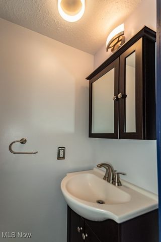 7328 Harmon Road, Conneaut, OH 44030