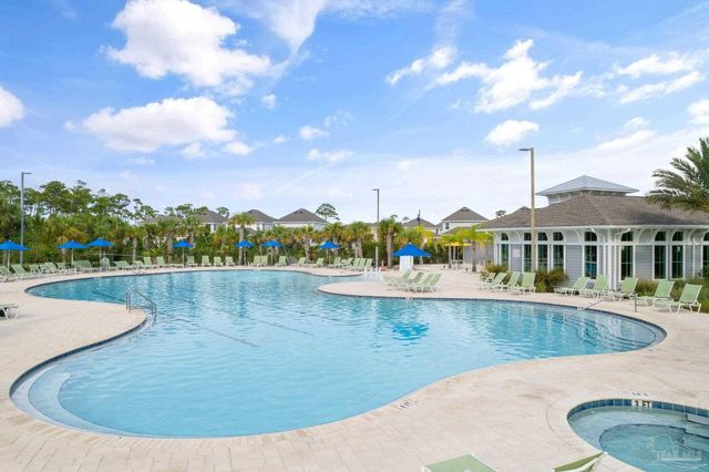 645 Lost Key Dr 303, Pensacola, FL 32507