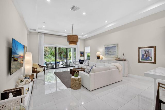 5606 Delacroix Terrace, Palm Beach Gardens, FL 33418