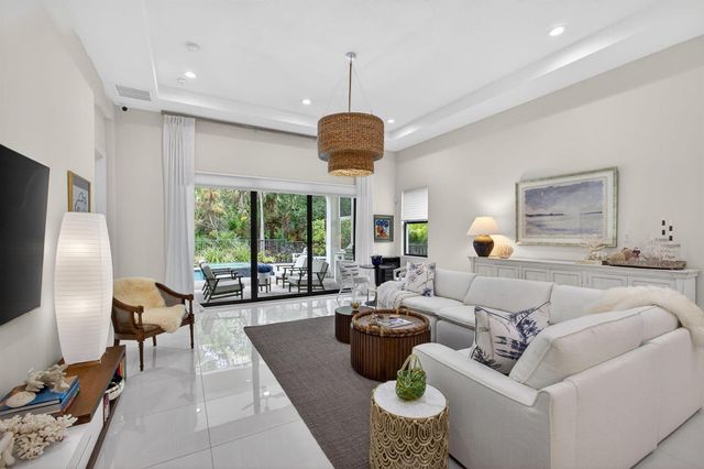5606 Delacroix Terrace, Palm Beach Gardens, FL 33418