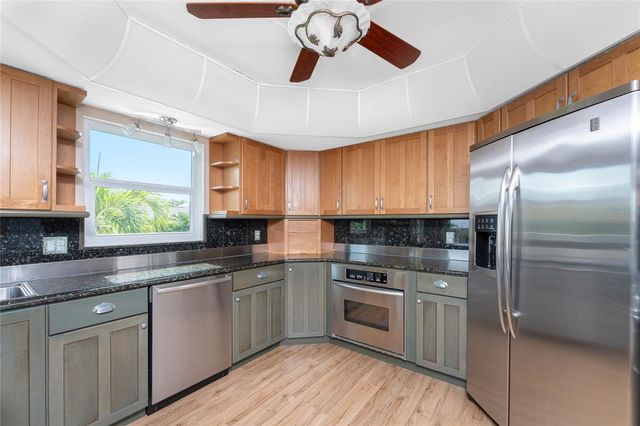 2805 N BEACH ROAD B, Englewood, FL 34223