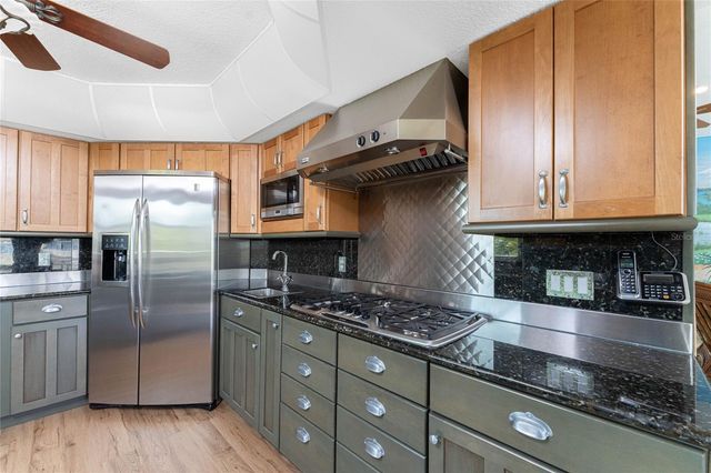 2805 N BEACH ROAD B, Englewood, FL 34223