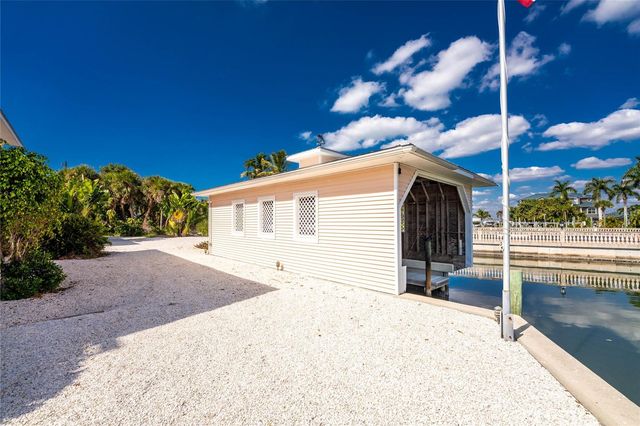 2805 N BEACH ROAD B, Englewood, FL 34223