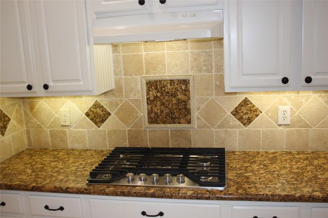1901 Edgewater Drive, Friendswood, TX 77546