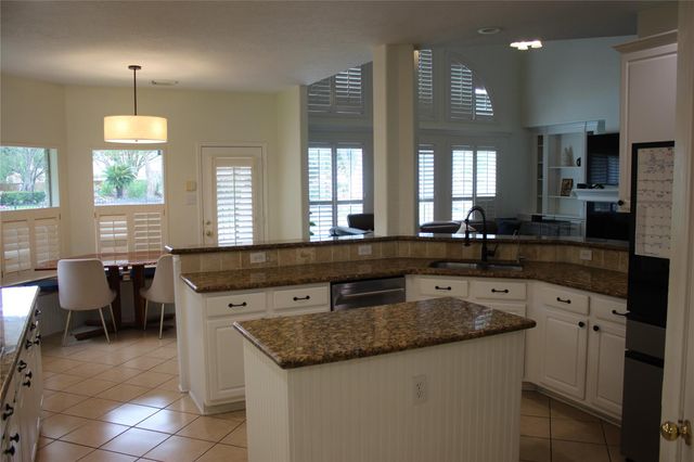 1901 Edgewater Drive, Friendswood, TX 77546