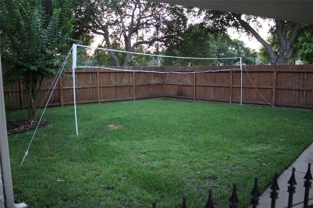 1901 Edgewater Drive, Friendswood, TX 77546