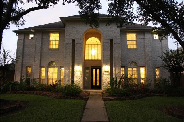 1901 Edgewater Drive, Friendswood, TX 77546