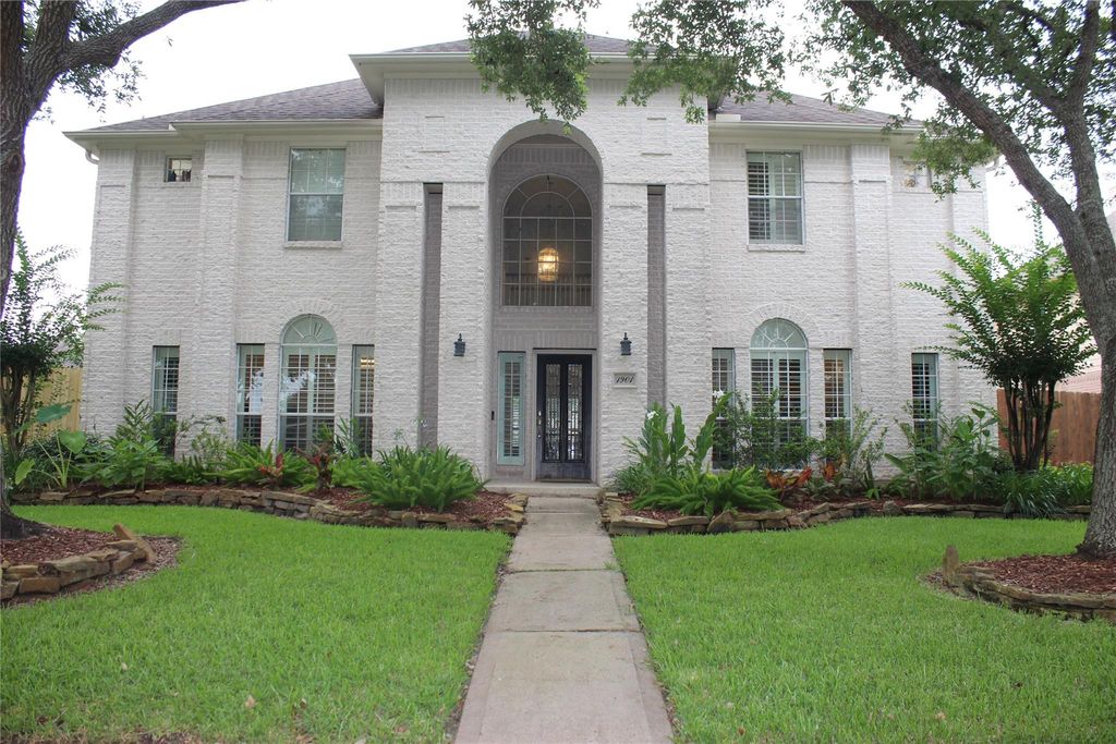 1901 Edgewater Drive, Friendswood, TX 77546