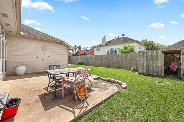 4906 Chase Stone Drive, Bacliff, TX 77518
